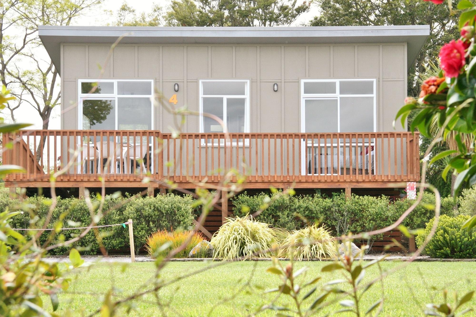 Taupo Debretts Spa Resort Екстер'єр фото A typical park home