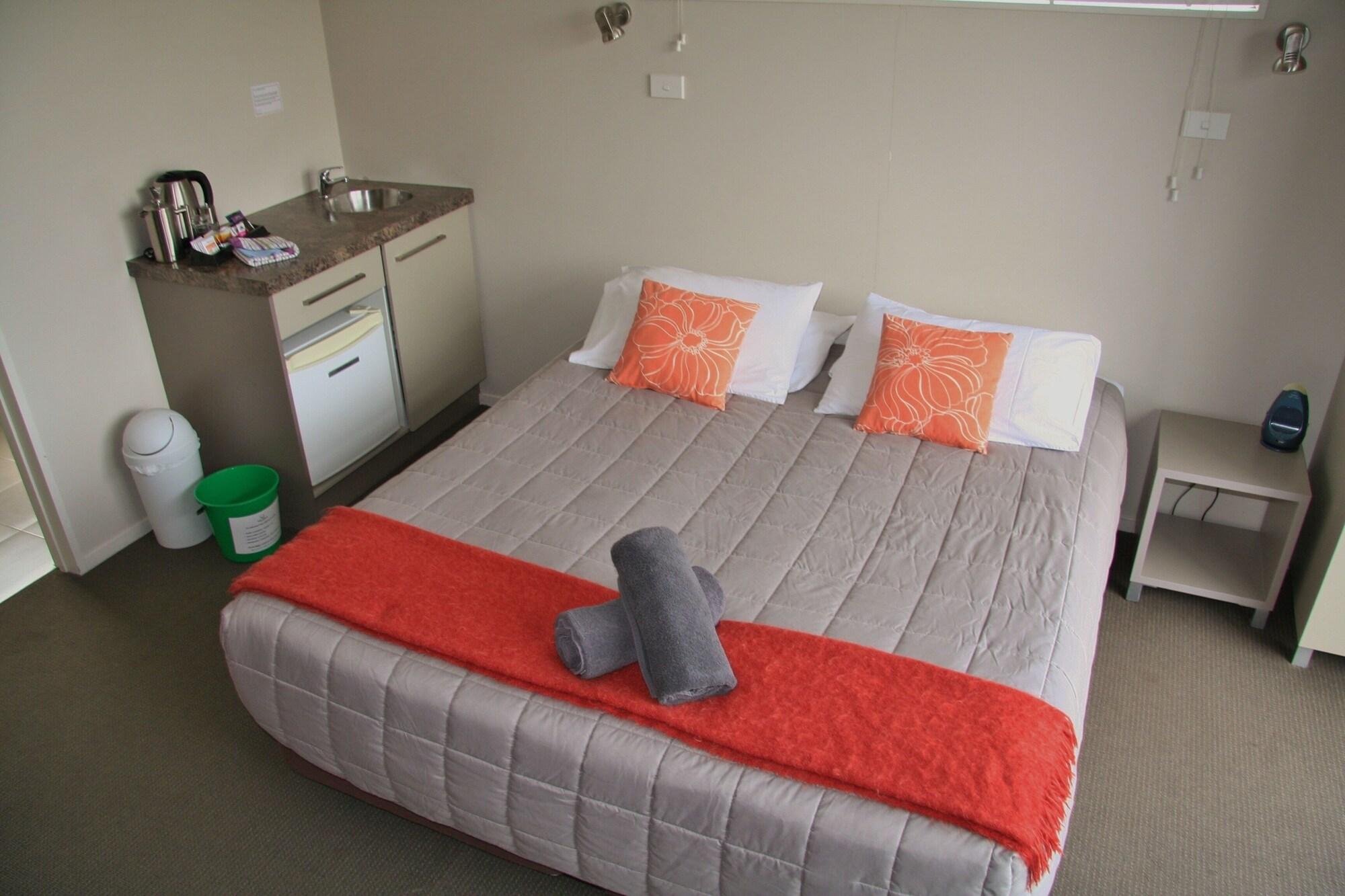 Taupo Debretts Spa Resort Екстер'єр фото A studio apartment in New Zealand