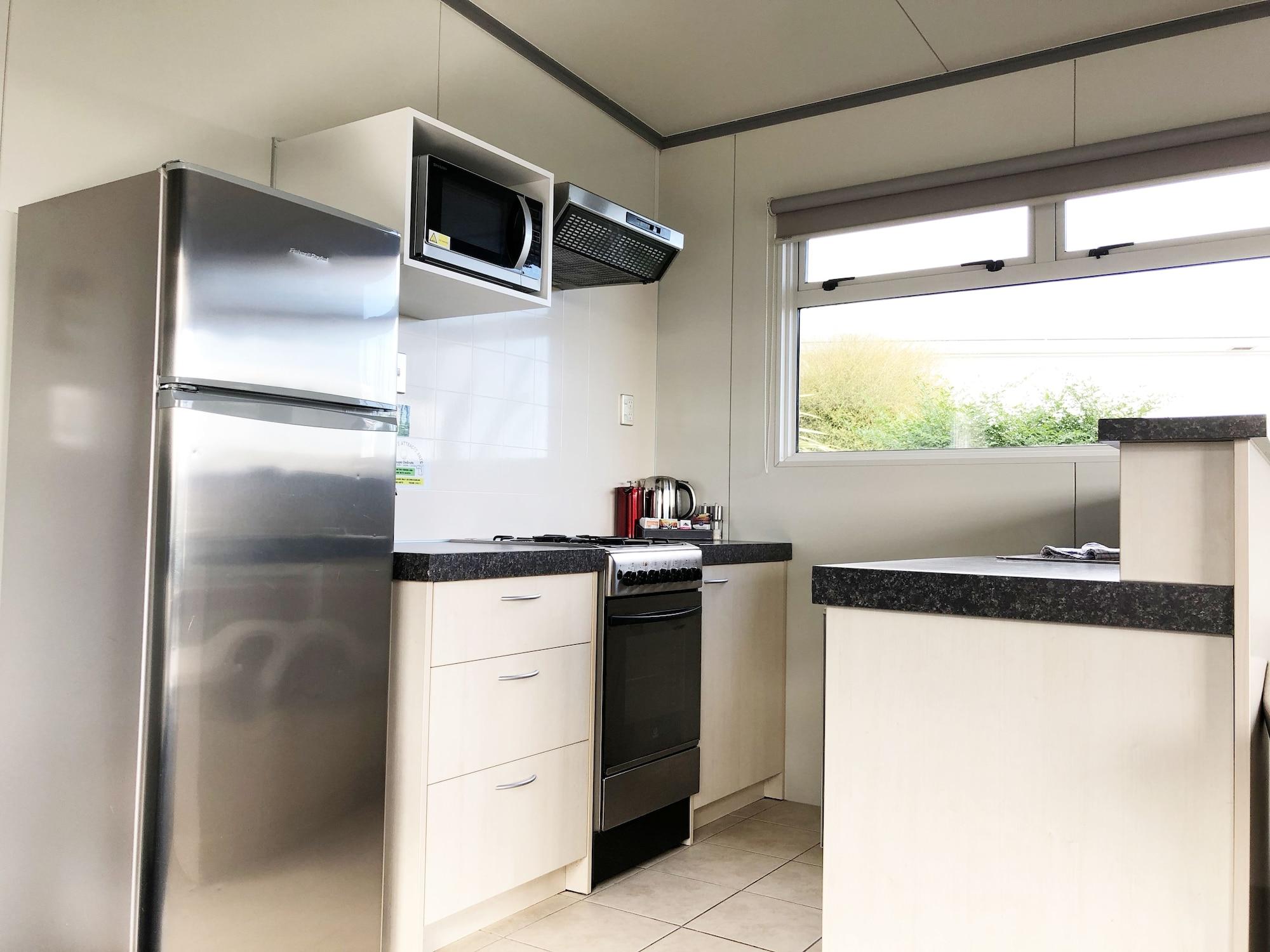 Taupo Debretts Spa Resort Екстер'єр фото A kitchen in a student flat